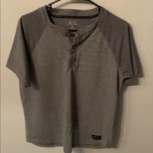 Men’s medium hydroponix Oakley Henley